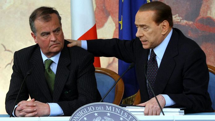 Minister Calderoni (links) met premier Berlusconi.