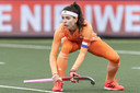 Eva de Goede in actie tijdens de FIH Pro League wedstrijd Nederland - Duitsland in het Wagener Stadion.
