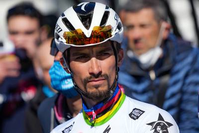 De Wolfpack huilt nu Alaphilippe past voor Milaan-Sanremo: “Eerst uitzieken, nadien Ronde van Baskenland als springplank naar Waalse klassiekers”