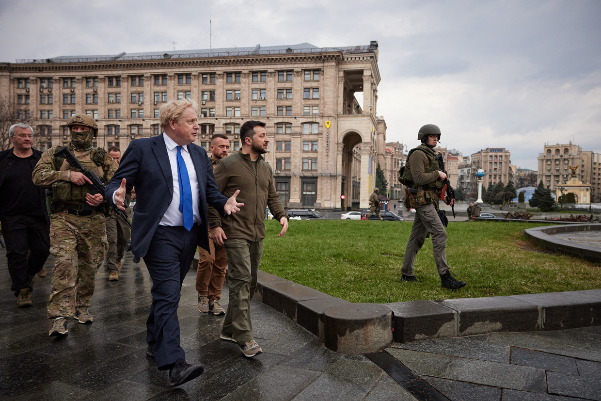 After the visit, the Ukrainian Ministry of Defense praised the British Prime Minister.  The ministry wrote on Twitter with pictures of Johnson on the streets of Kyiv 