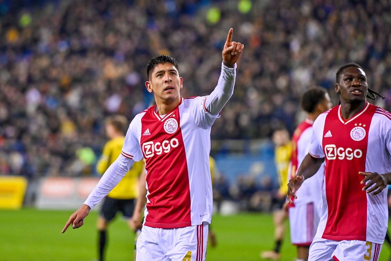 Edson Álvarez maakt het winnende doelpunt tegen Vitesse, op 26 februari dit jaar.  Beeld Stefan Koops/Pro Shots
