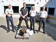 Korpschef Dirk De Paepe, hondenbegeleider Benny Vercauteren met Bart, commissaris Anjuli Van Damme en hoofdinspecteur Bart Smet, teamchef van de hondenbrigade