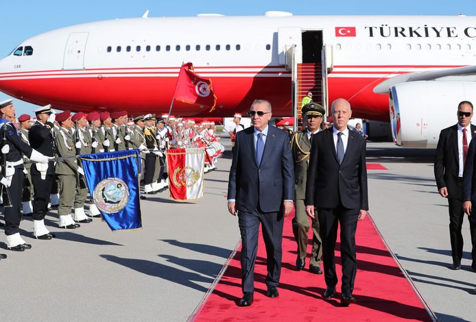 De Turkse president Recep Tayyip Erdogan en de Tunesische president Kais Saied.