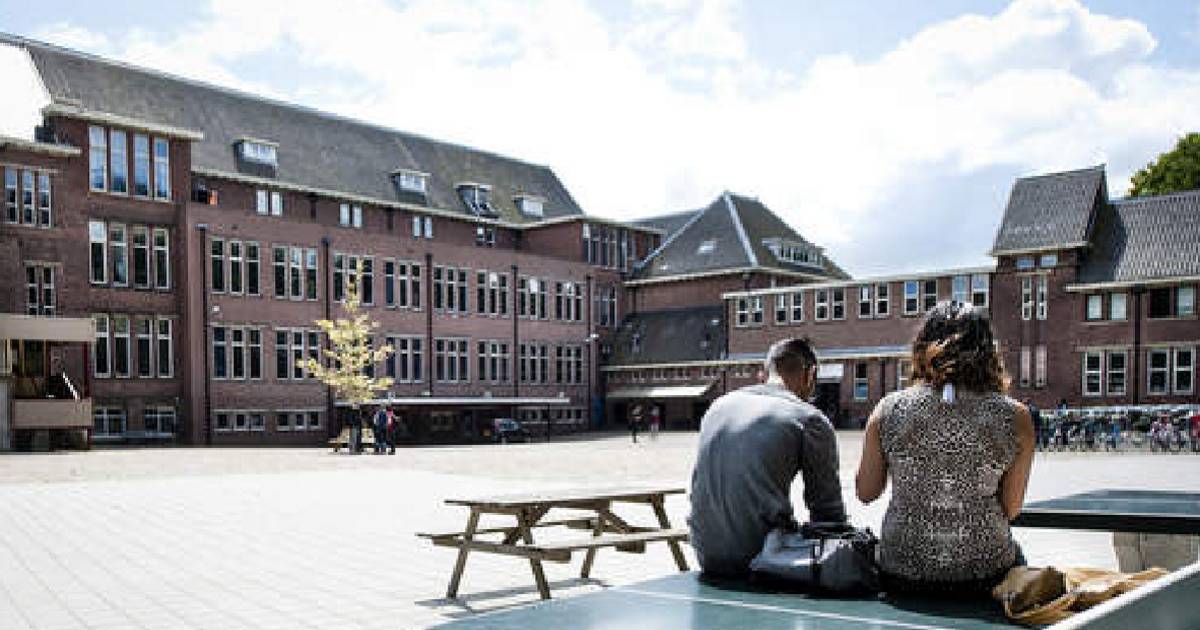 Volledige AC-klas samen naar Edith Stein College | Den Haag | AD.nl