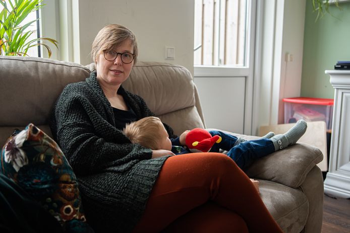 Lucie Brugge uit IJzendijke met zoon Tibbe, die drie jaar geleden verwekt werd door donorvader Jonathan, een man met een onstuitbare voortplantingsdrift. Een kort geding moet daar een einde aan maken.