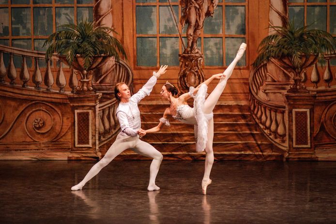 Scène uit 'The Sleeping Beauty' door The Royal Moscow Ballet