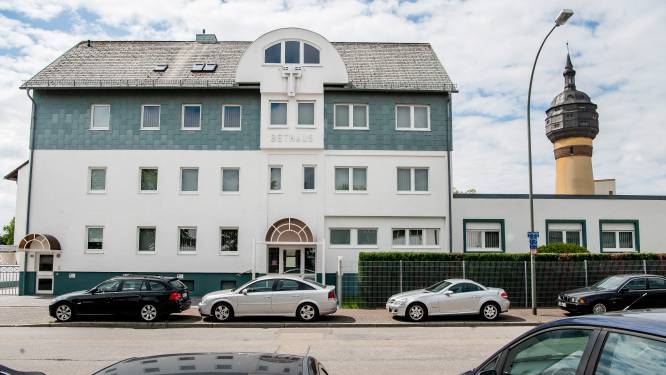 Corona-uitbraak na kerkdienst Frankfurt: gelovigen zonder mondkapjes