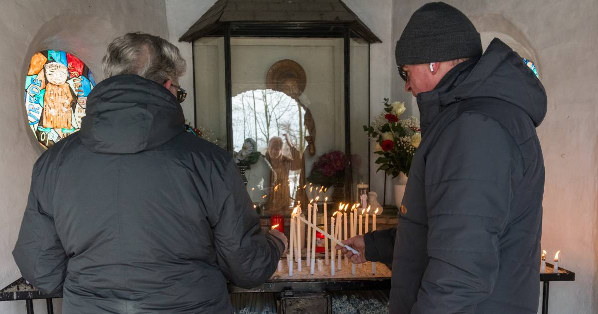 Een kaarsje en een kaartje op Valentijnsdag in Westerhoven: ‘Mensen in Myanmar worden 's nachts opge