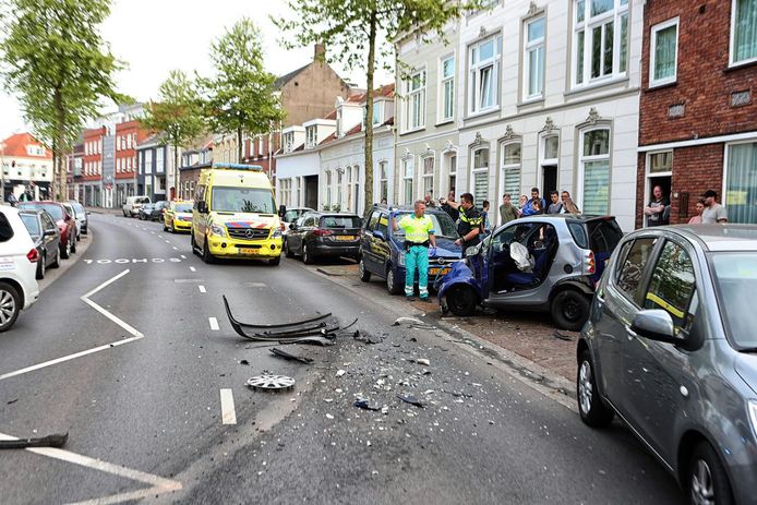 Forse aanrijding op de Auvergnestraat vorig jaar.