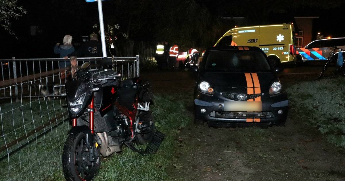 Motorrijder raakt gewond bij aanrijding in Waspik.