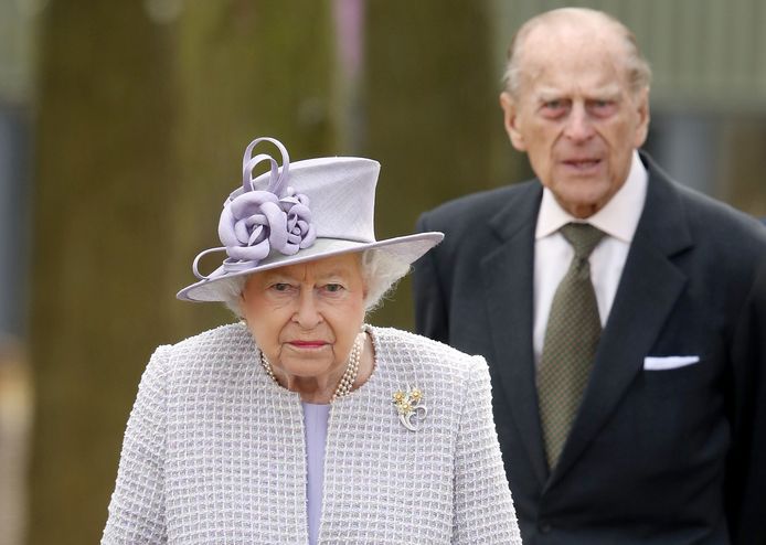Queen Elizabeth (93) en haar man prins Philip (98).
