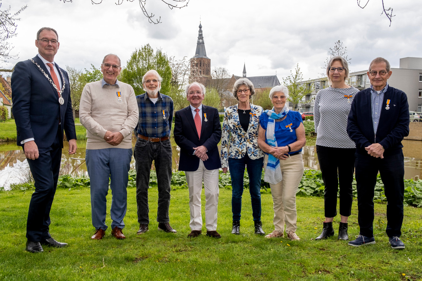 Vrijwilligerswerk voor de kerk loont, zes leden en een heuse Ridder in