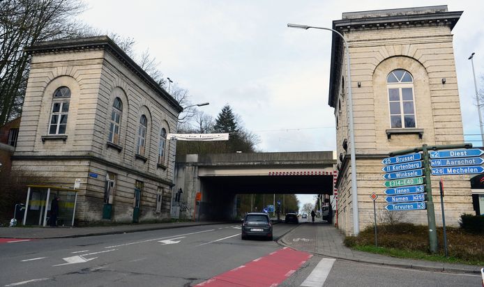 Beide tolhuizen aan de Brusselsepoort zijn al sinds 1989 beschermd maar moesten lang wachten op een broodnodige renovatie.