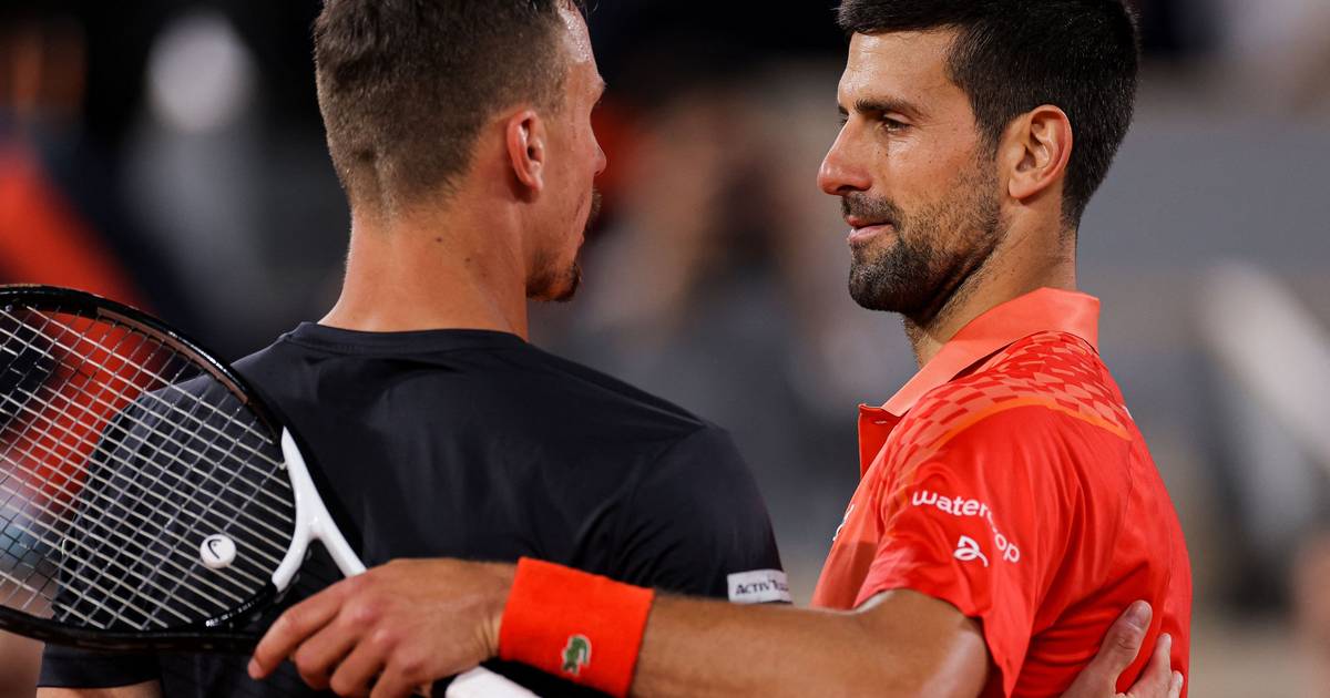 Novak Djokovic tiene dificultades con Fucsovics por un set, Monfils, el favorito del público, se retira |  Deporte