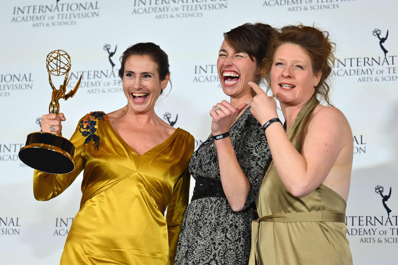 emmy-award-voor-elisabeth-uit-enschede-waanzinnig-dat-we-eruit-zijn
