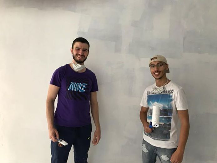 Mehdi et Abdelmajid ont commencé les travaux de l'Otakafé il y a deux semaines et espèrent ouvrir d'ici la fin du mois de septembre.
