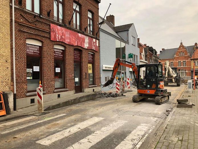 Huis René Defrancq bevindt zich op de Steenakker waar momenteel de heraanleg bezig is