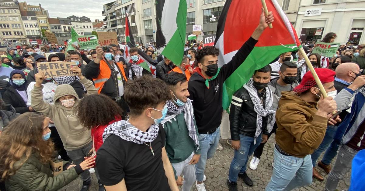 Maar festivals mogen niet?! Plezier maken mag niet! PVDA gaat wel een manifestatie organiseren in volle coronatijd!