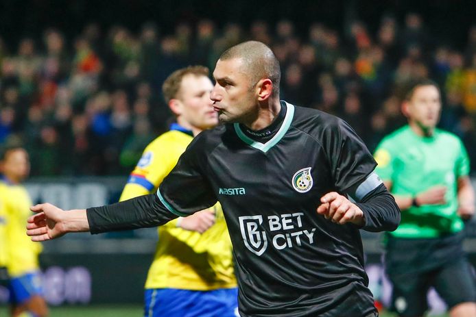 Burak Yilmaz maakte de 1-1 uit een strafschop.