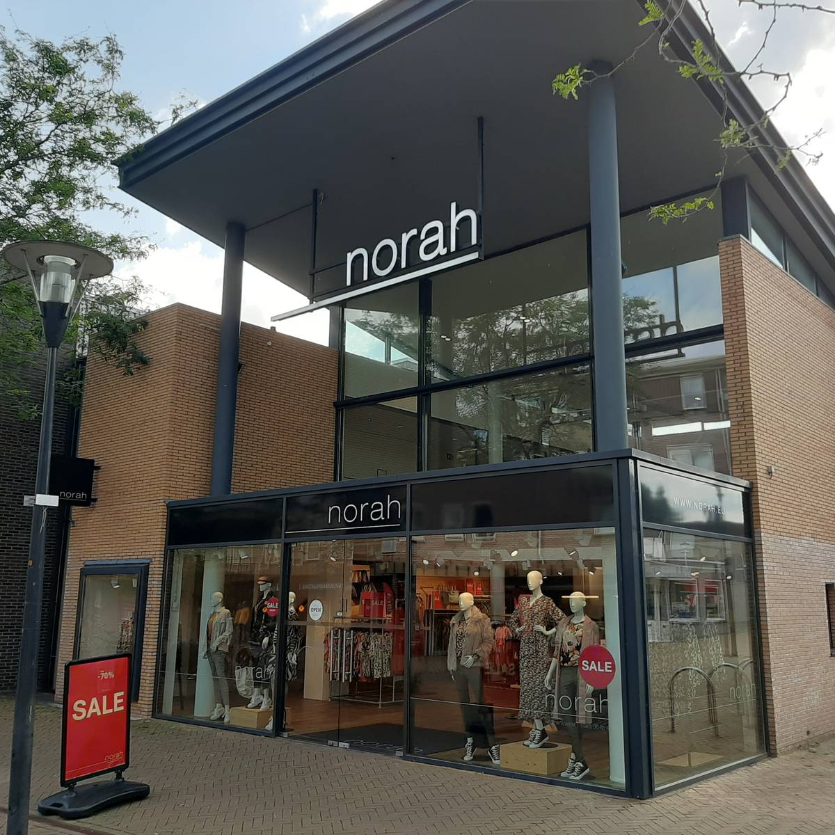 Kledingwinkel norah hotsell