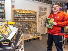 Pokémonkaarten zijn nu misschien wel té gewild, zegt deze Zwolse winkelier: ‘Altijd op mijn hoede’