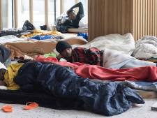 Les demandeurs d'asile occupent toujours le bâtiment du futur centre de crise: “Nous ne manquons de rien”