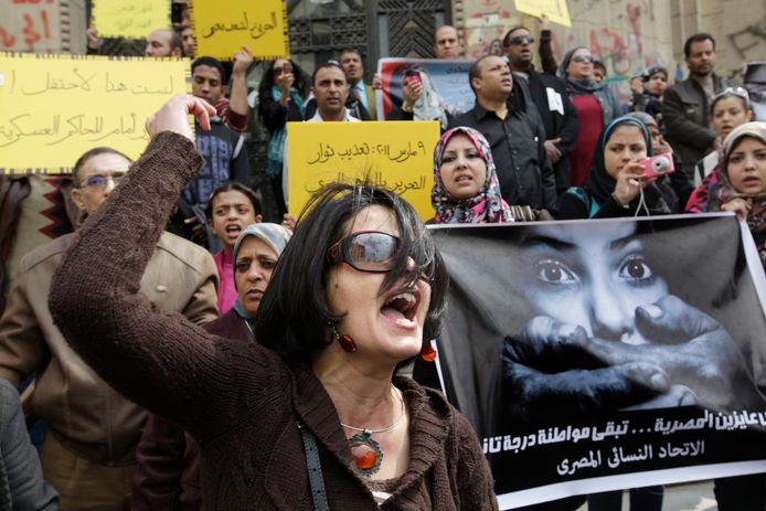 De vervolging van het meisje  dat een buschauffeur doodde nadat hij naar verluidt probeerde te verkrachten, heeft debat over de behandeling van vrouwen in het Egyptische rechtssysteem opnieuw doen opleven.