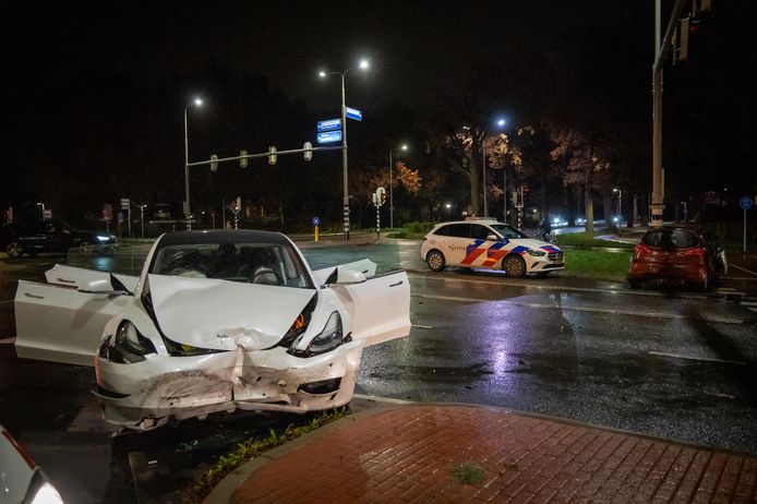 Uitstekend hulp in de huishouding Implicaties Beide automobilisten denken door groen licht te rijden: kinderen gewond bij  aanrijding in Zevenaar | Zevenaar | gelderlander.nl