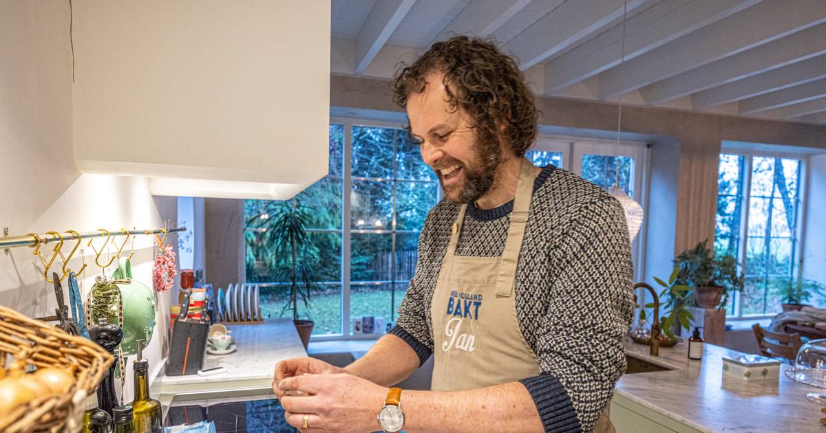 Tegelzetter Jan verrast in Heel Holland Bakt met ‘tegeltaart’ en is eerste Meesterbakker Show