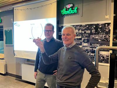 Aloys den Ouden en Gerhard Tip erelid van SDC'12 uit Denekamp als dank voor het vele werk voor hun c