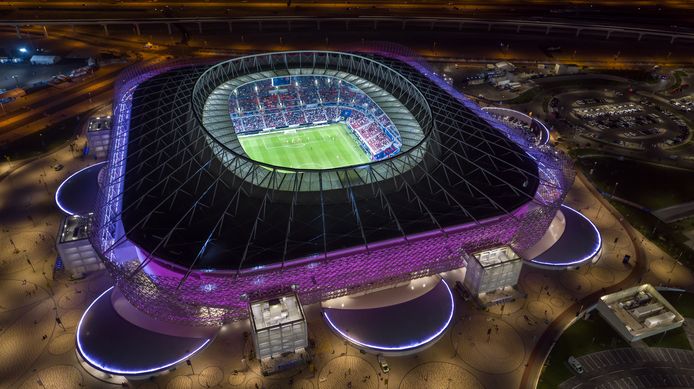 Het Ahmad Bin Ali Stadium in Doha, Qatar. In dit stadion worden zeven wedstrijden gespeeld.