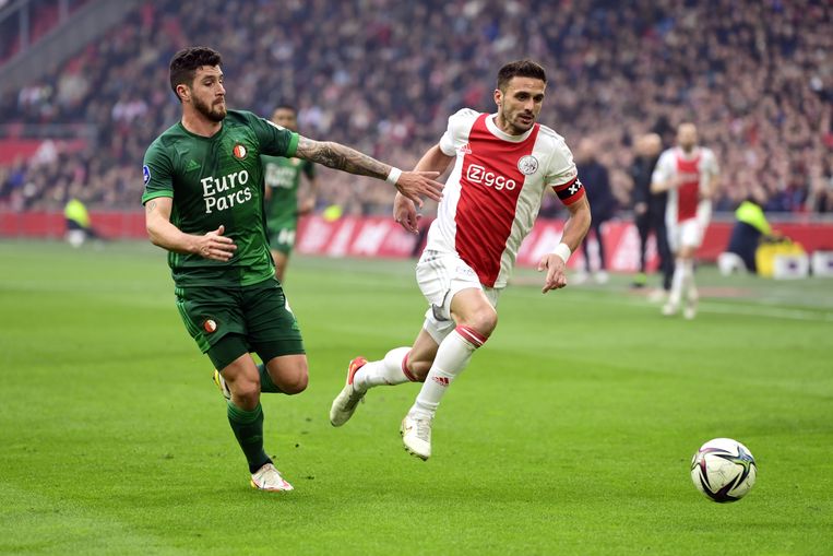 Marcos Senesi en Dusan Tadic. Beeld ANP