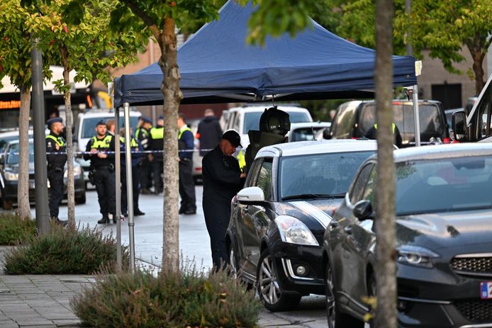 DOVO kwam ter plaatse om het explosief te onderzoeken en nam het uiteindelijk mee om het op een veilige plaats tot ontploffing te brengen.