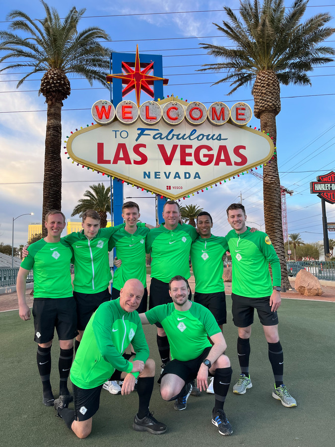 Normaal is Tom scheids bij derdeklassepotjes, nu fluit hij plots in Las