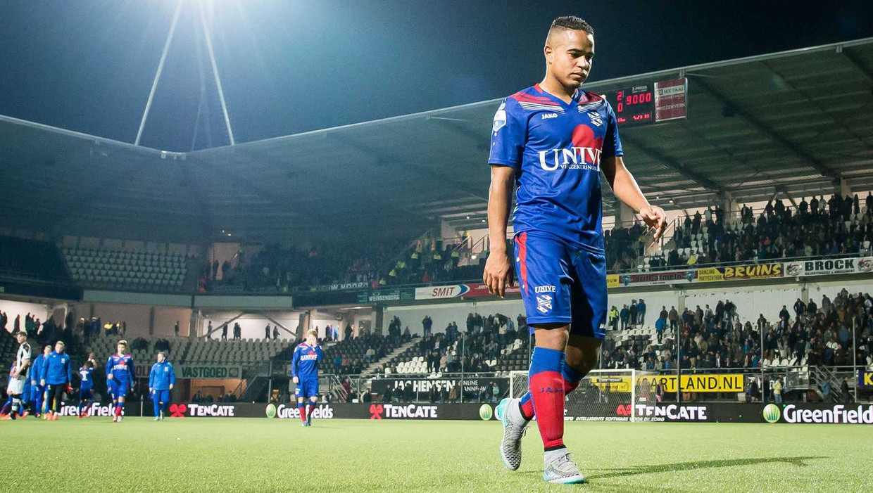 SC Heerenveen speler Pele van Anholt na afloop van de wedstrijd. Beeld anp