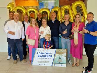 Vic (6) is miljoenste bezoeker van zwembad De Beeltjens