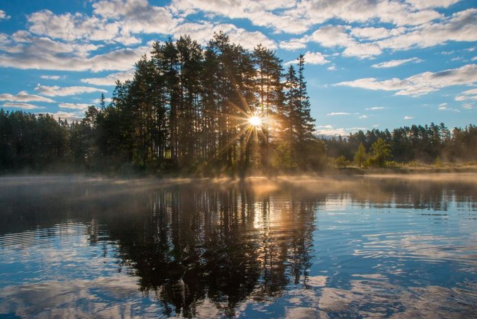 Prachtige meren in Zweden, waar je doorheen kan kanoën.