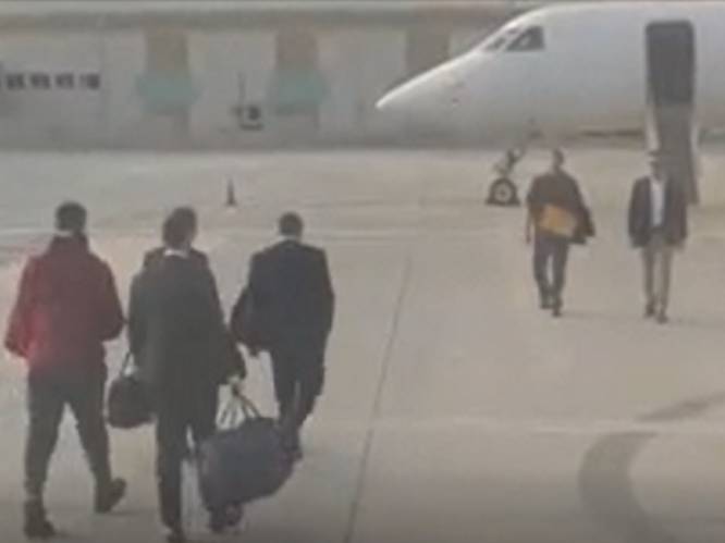 KIJK. Geruilde gevangenen Griner en Bout oog in oog op verlaten landingsbaan in Abu Dhabi