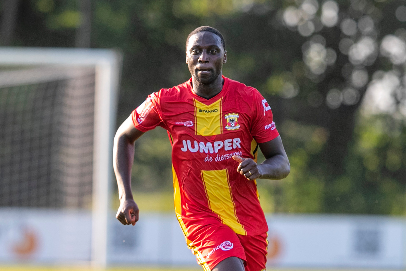 Jacob Mulenga geeft nog altijd alles als hij op het veld staat. Tegen Vitesse was de spits van GA Eagles dicht bij een doelpunt.