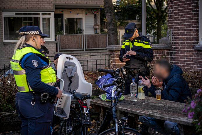 Grote controle in de Arnhemse wijk Spijkerkwartier.