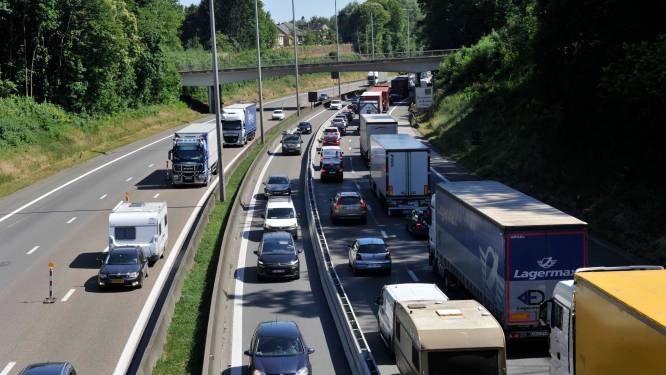 Meer dan halfuur vertraging na ongeval op Binnenring rond Brussel ter hoogte van Leonard