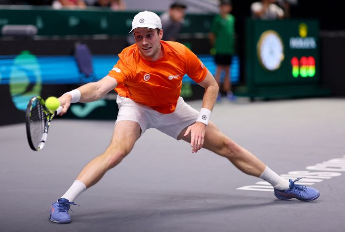 Botic van de Zandschulp plays in Split against Croatian Duje Agdjokovic.