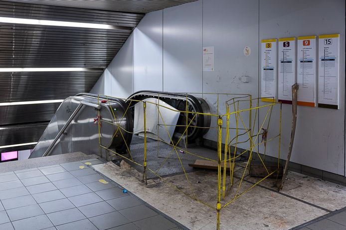 21 van de 101 roltrappen defect in Antwerpse premetro | Antwerpen | hln.be