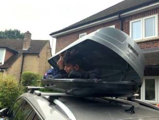 Migrant verstopt zich in dakkoffer en rijdt meer dan 260 kilometer mee met Brits koppel