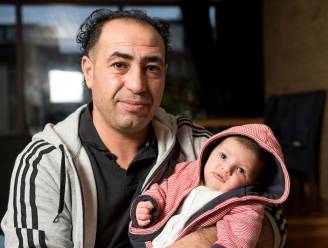 Kamerleden ontzet: Mahmoud (42) krijgt geen huurtoeslag meer omdat zijn baby’tje volgens Belastingdienst illegaal is