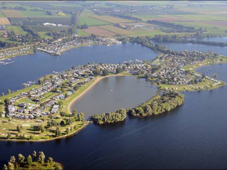 Bewoners Maasbommel geschrokken van omvang nieuw vakantiepark