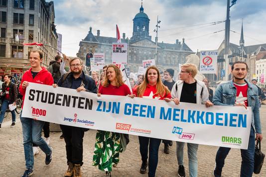 In september 2018 protesteerden studenten op de Dam, tegen het plan van minister Van Engelshoven om studenten meer rente te laten betalen op studieleningen. Dat plan werd uiteindelijk weggestemd.