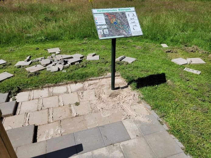 Vandalen hebben een nieuwe plek in het Matenpark gevonden voor vernielingen: afgelopen weekend was de hardlooproute aan de beurt.