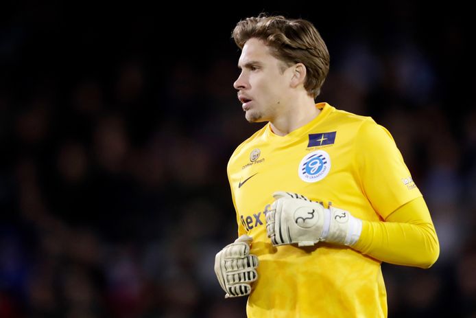 Nigel Bertrams kende bij De Graafschap een uitstekende periode en keepte daar Hidde Jurjus, keeper uit die streek, uit het elftal.