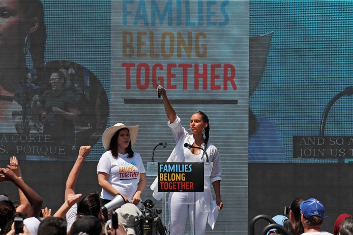 Ook artiesten zoals hier Alicia Keys in Washington protesteerden tegen het migratiebeleid van Trump.